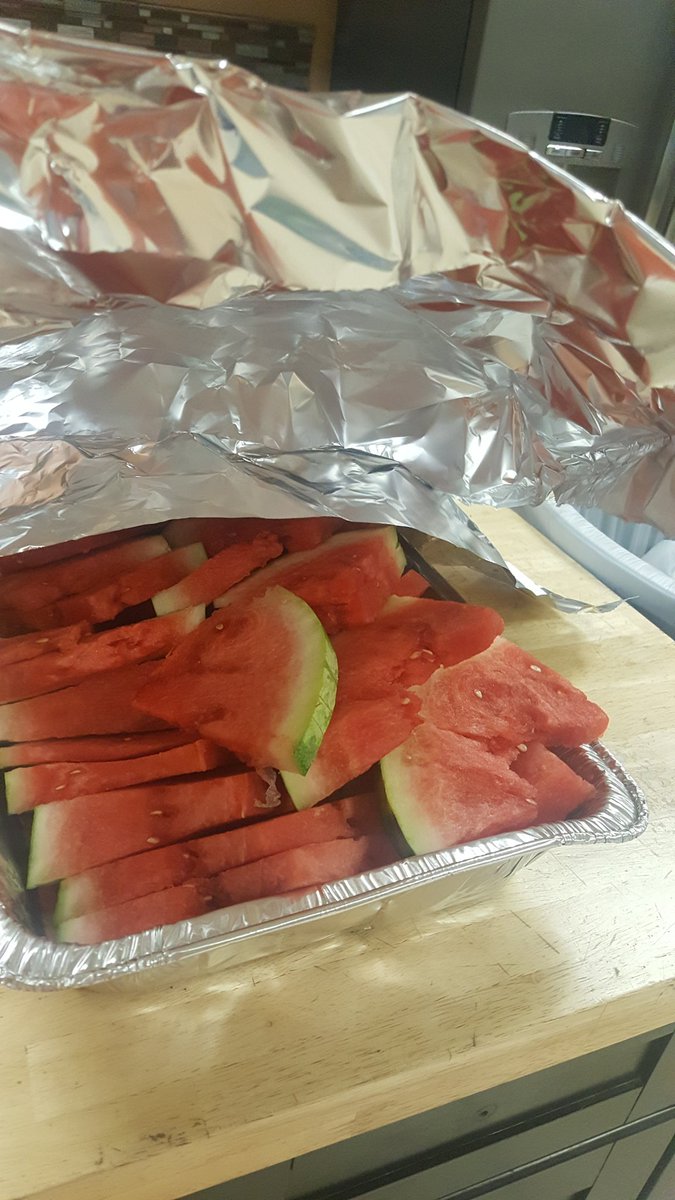 PEBBLES0769's tweet photo. Associate Cook out!! 🍉🍔🌭 @r_zubia https://t.co/82TZ5O1Bw3