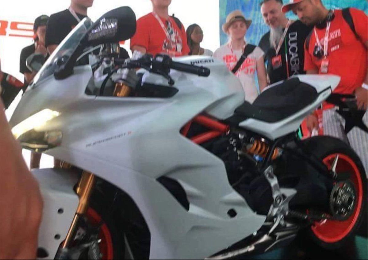 Se filtra el regreso de un mito, ¡la Ducati Supersport! La SS vuelve para quedarse. ow.ly/YJev301TxaW