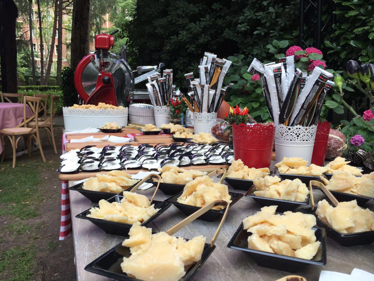 NegriniSpain's tweet photo. Todo listo para los #PremiosELLEGourmet en nuestro stand de Negrini https://t.co/vTSywdsVD3