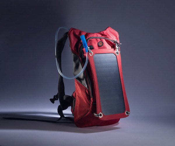 getwoodsly's tweet image. Keep your phone charged on all your adventures with this solar-paneled backpack. @SOLZshoes bit.ly/29yycgv
