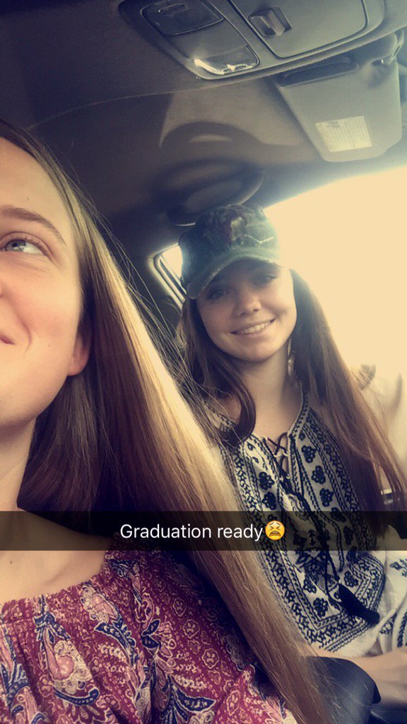 MaceySoltis's tweet photo. HAPPY BDAY BFF!!!❤️💙❤️💙 https://t.co/fRjp6rmiIV