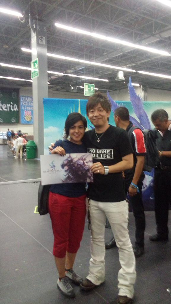 JASSIITO's tweet photo. Mi mejor momento en #CPMX7 fue conocer a Naoki Yoshida y estar en compañia de mis amigos.quiero repetirla en #CPMX8 https://t.co/XOl9JdCuP0