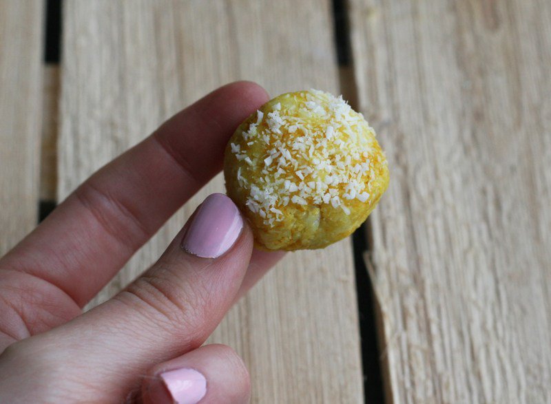 Snack on these #Wonderful #Healthy #Coconut #Turmeric #Bites all day! 
buff.ly/28V62MJ