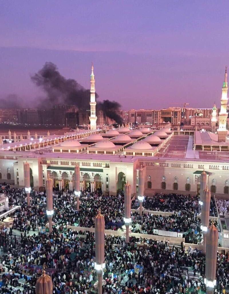 قال النبي ﷺ ( ومن أخاف أهل المدينة أخافه الله وعليه لعنة الله والملائكة والناس أجمعين ) #تفجير_المدينه_المنوره