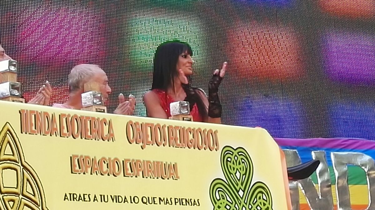 MarianValderram's tweet photo. Momentos del concurso y votaciones ayer #orgullogay #FactorOrgullo https://t.co/xPDVFtNPGX