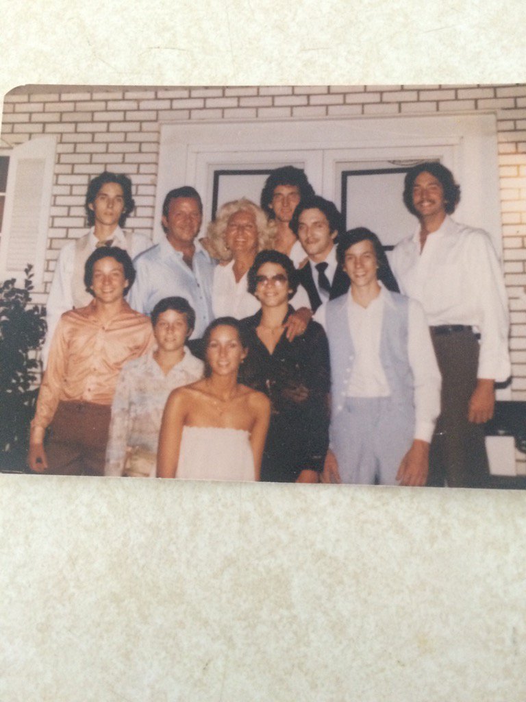 garl209recruit's tweet photo. #Family #70sClothes https://t.co/YG0G2XsIEy
