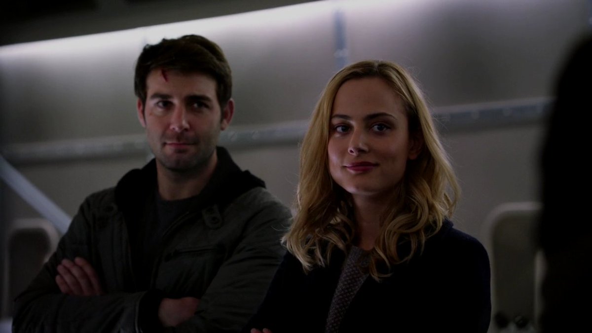 meIanieslaurent's tweet photo. chloe looking over at jackson when mitch says that they're family,,,,, #ActuallyMarried https://t.co/RuHeOKoIFC