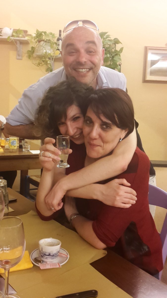 Max_Simeone's tweet photo. Buoni amici. Colleghi top performer. Grazie @EManichi @FedeBenvenuti  @CarlKarlax @F_Carlesi @elenaperrielloc https://t.co/viHB9Thm4Z