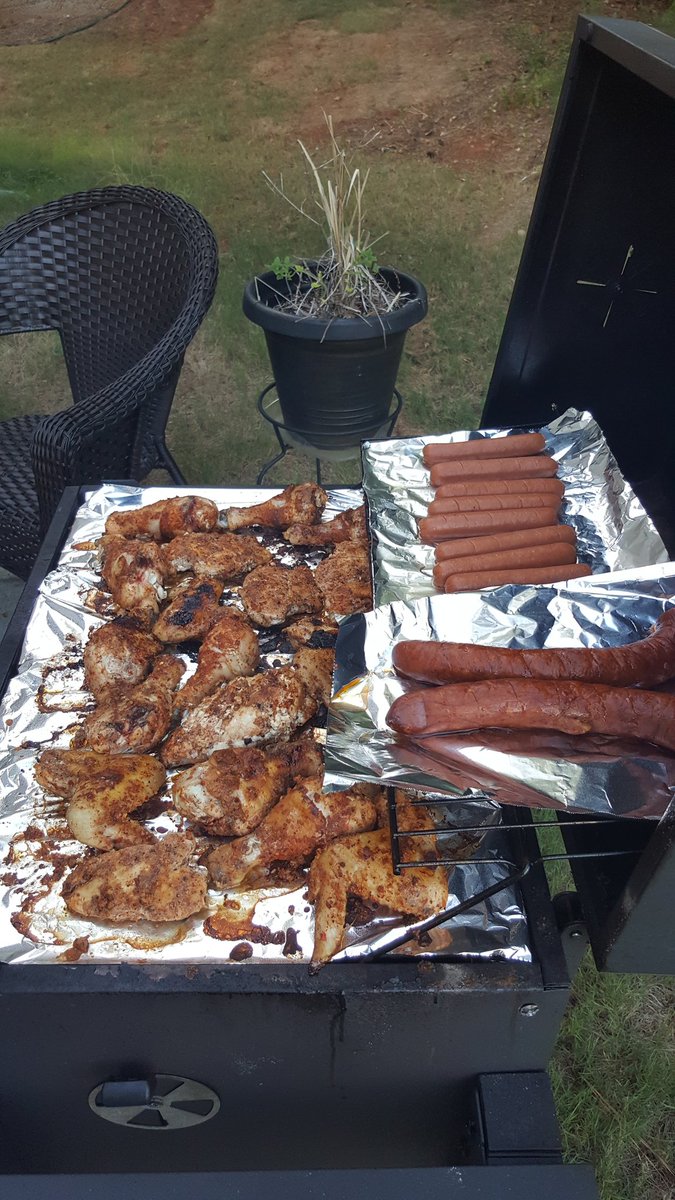 templeofhoops's tweet photo. Happy 4th! #GrillingLikeaPRO https://t.co/To9z8Us3LJ