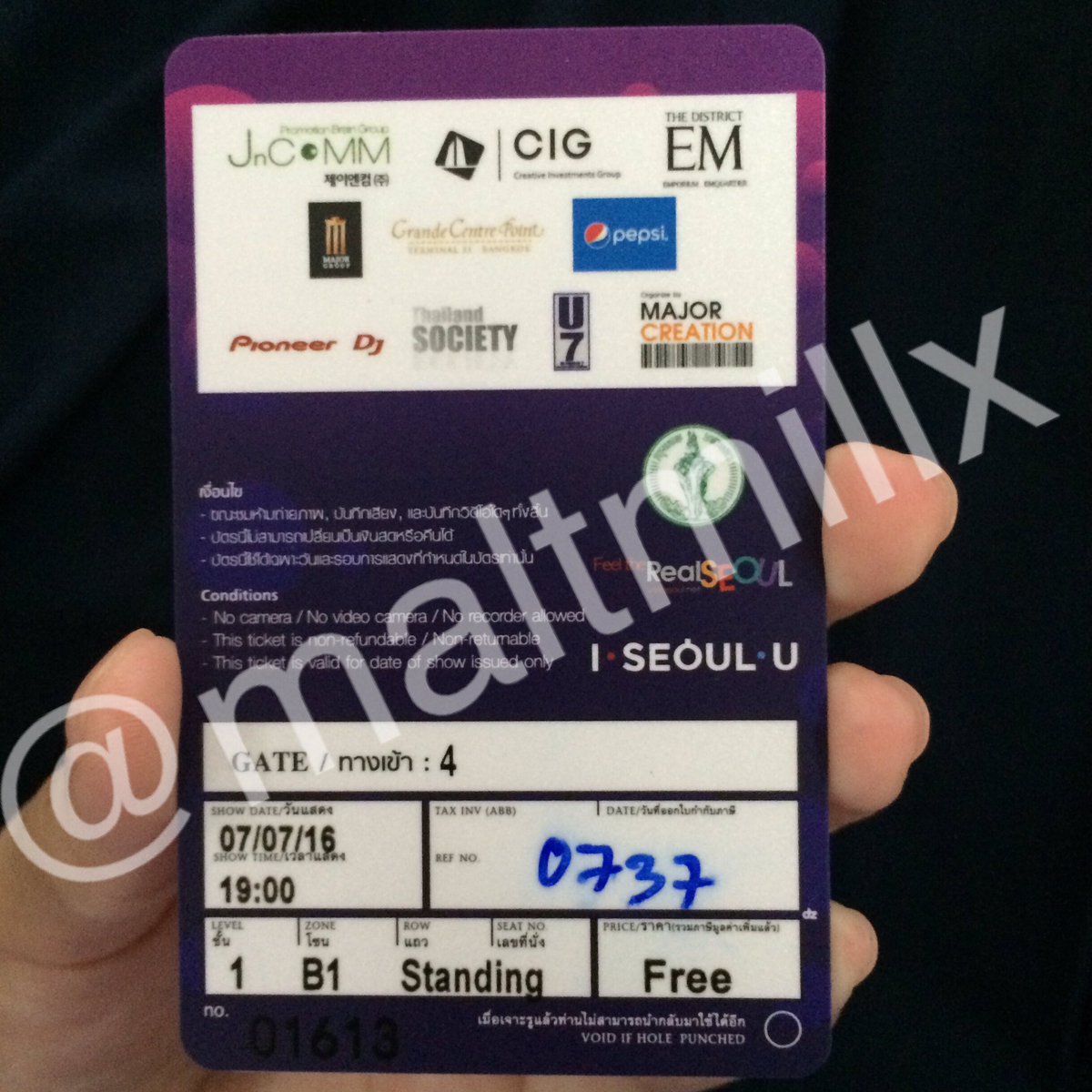 narabooboox's tweet photo. rt 👉🏼 แจกบัตรหลุม B1 #SeoulPrimeConcertinBangkok ค่ะ เพื่อนเราไม่ไปแล้ว รับหน้าคอนนะคะ รีได้ถึงพรุ่งนี้ 6 โมงเย็น 💕 https://t.co/vKDCA4s9vz