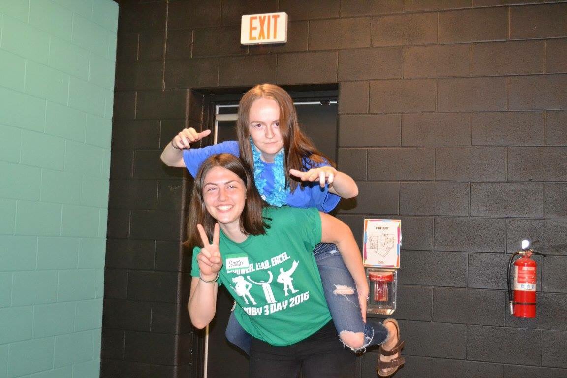 _ashleyrowe_'s tweet photo. Appreciation post for Sarah because I miss her so much and I'm so excited for this weekend! ❤️ #seeyasoon #hobae https://t.co/dXc0wraA9L