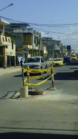 EMAPASREP's tweet photo. #EMAPASR Finalizó alza del colector principal en C/Colon y Machala. La vía expedita el próximo día jueves. https://t.co/LcDAdiGXQ2