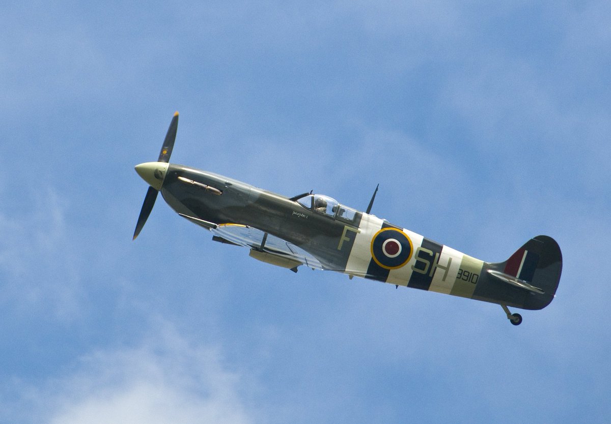 <a href="/billishow/">Billingshurst Show</a> photo #3: The <a href="/bbmf/">bbmf</a> #Spitfire during its flypast.