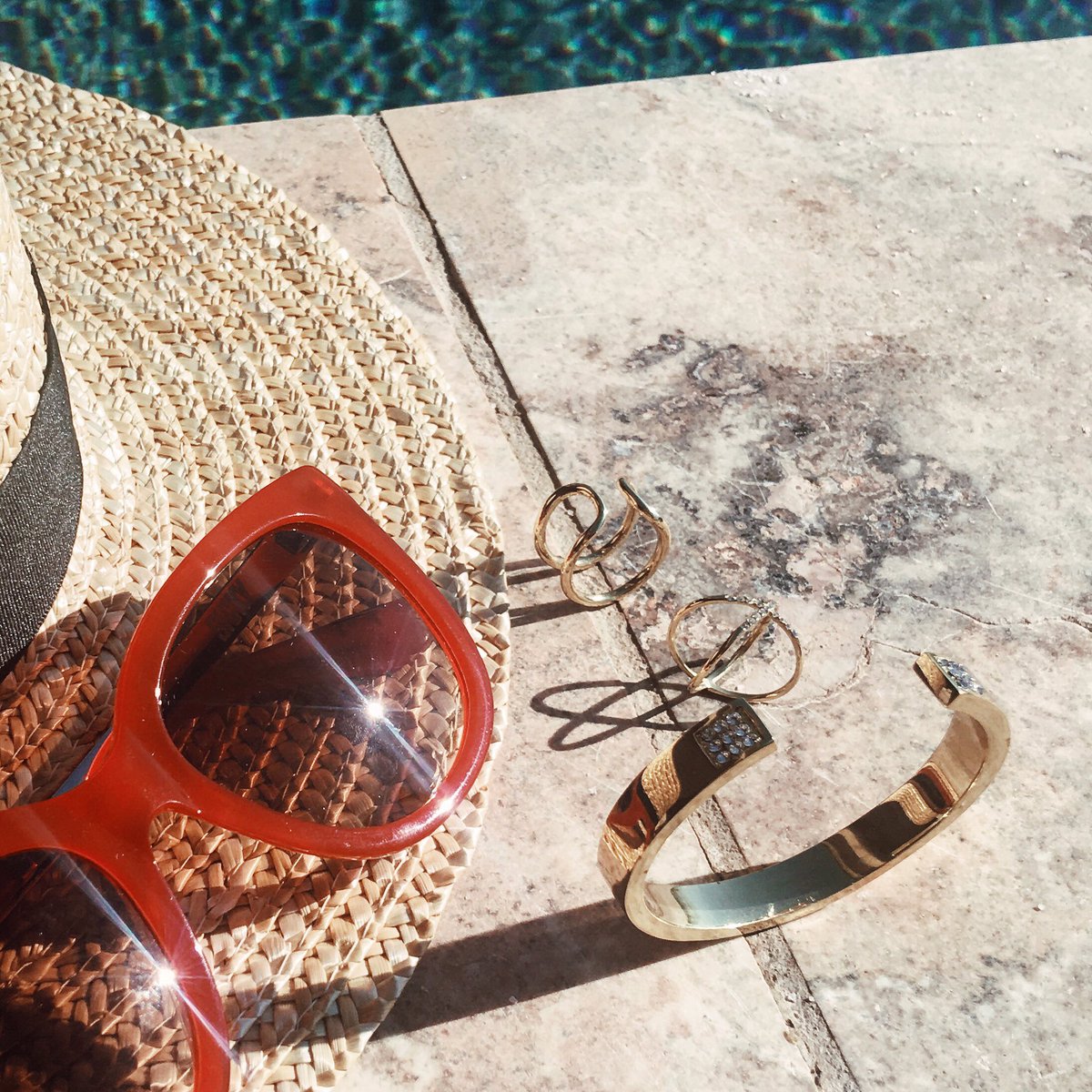 EmeraldDuv1's tweet photo. Happy Fourth of July! Enjoy 20% off all jewelry when you enter code USABAE20 on https://t.co/JtX7mA3rrP 🇺🇸 https://t.co/0YK8WPArVy
