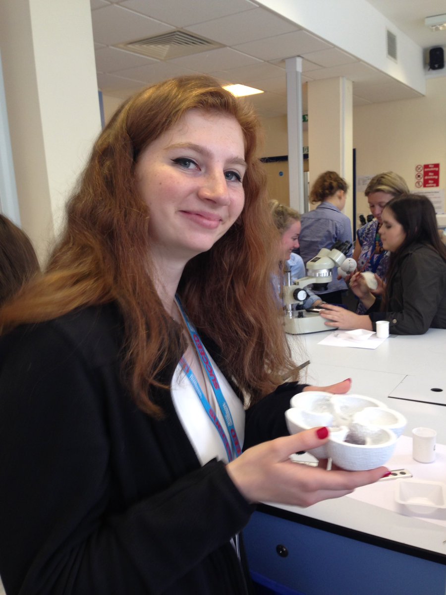 MaynardGeog's tweet photo. Our L6 Geographers enjoying the microfossils workshop  @girlsingeosci https://t.co/rnPgIxUz94