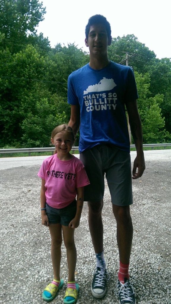 KySportsRadio's tweet photo. Love Derek's shirt in this fan pic @ShannonTheDude https://t.co/fYRReucmBk