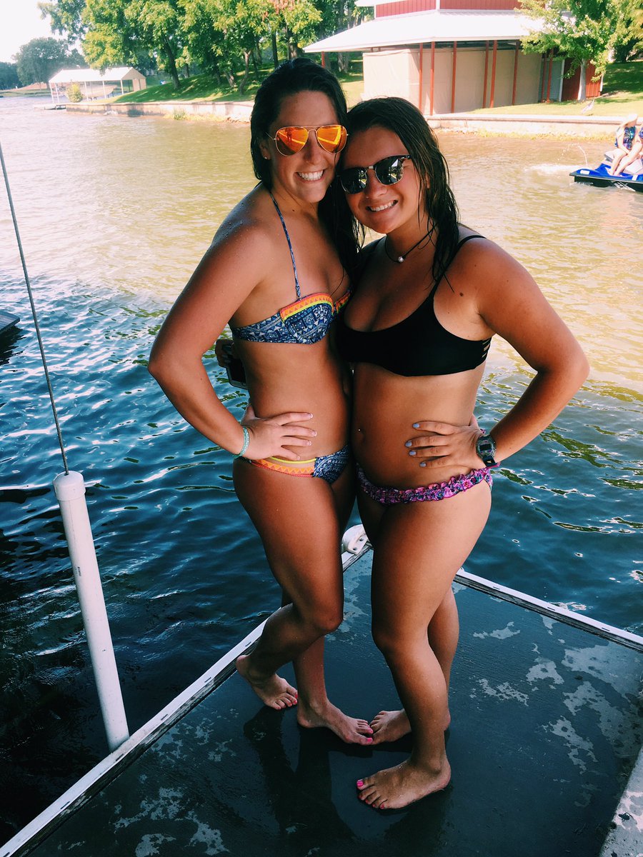 martel_ali's tweet photo. perfect wknd at the lake with my best friends https://t.co/gcUa2BNs3P