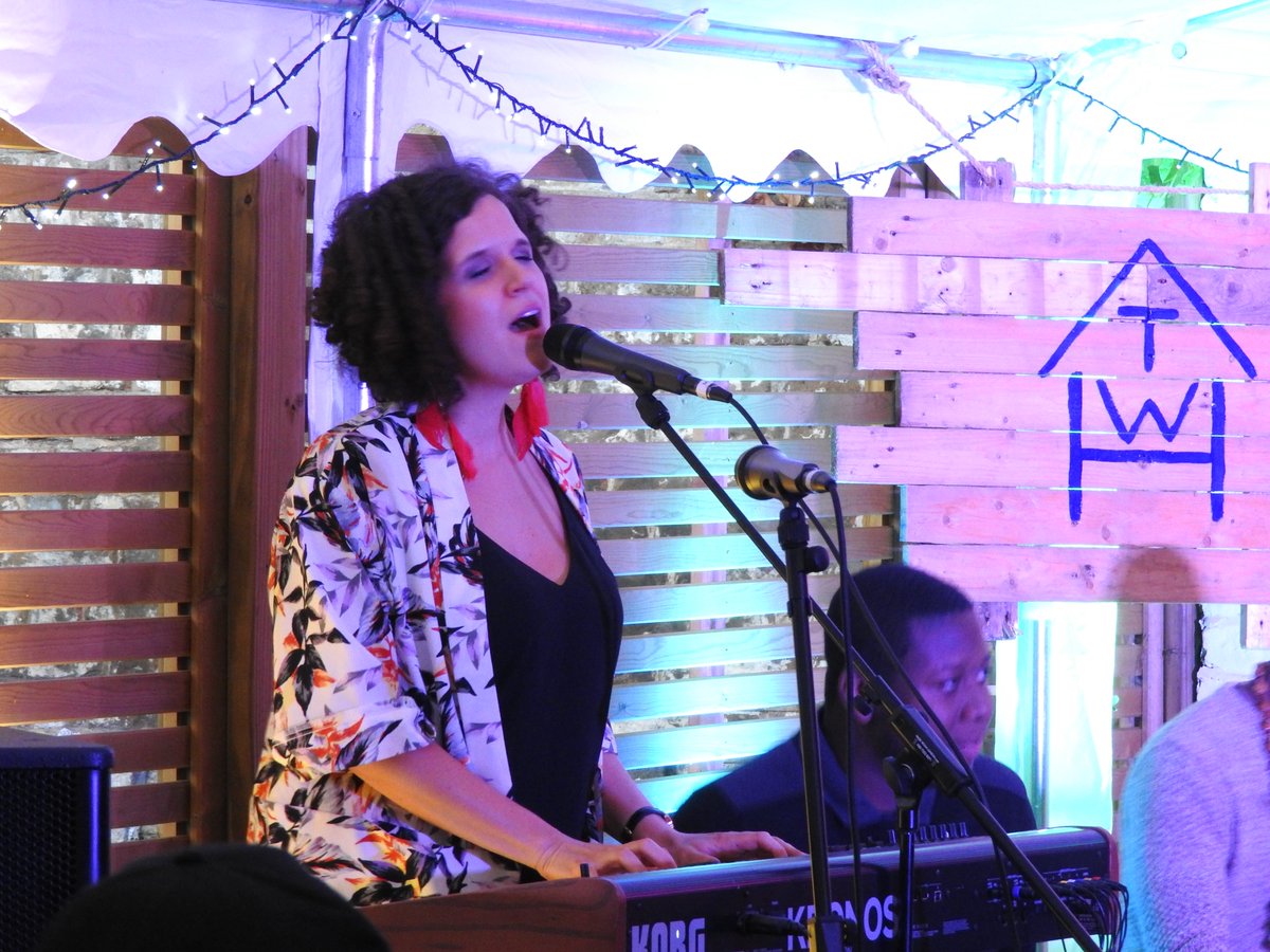 ShelleyHass's tweet photo. On Saturday, I went to see @julesrendell perform at #TheWriteHouse & she was absolutely fantastic!!! https://t.co/CTMJPj0r8g