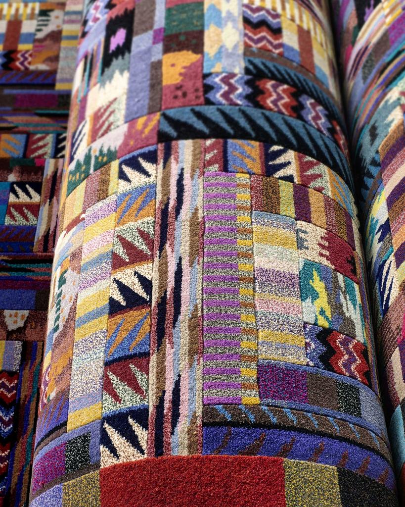 FashionTextile's tweet image. Walk on art @MissoniHome #patchwork #artrugs bit.ly/MissoniArtColo…