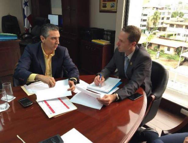 Ministro <a href="/MiguelPerezAbad/">Miguel Pérez Abad</a> presentó avances de la Agenda Económica en Panamá bit.ly/29e4a0n