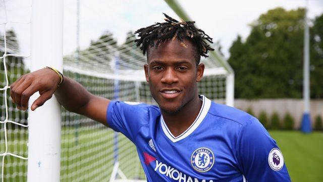 CFC4World's tweet photo. تشيلسي في مقابله مع باتشواي مع اول يوم له كلاعب للبلوز .. في التغريدات القادمه
#WelcomeMichy https://t.co/Jow4EDAQGB