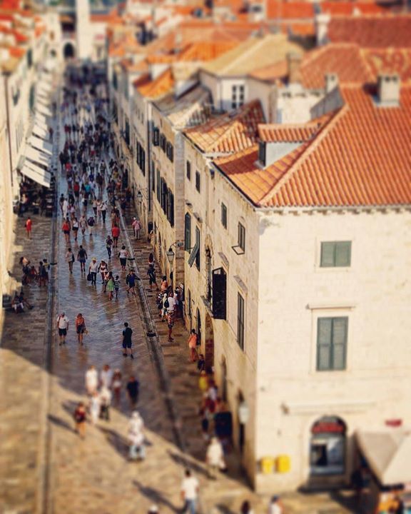 dubrovnikcro's tweet photo. #simonsphotography #kroatia #croatia #dubrovnik #tiltshift #summer #alpha99 #alpha77 #alph… https://t.co/9NmnGVTsZc https://t.co/dtWQlqpOT3