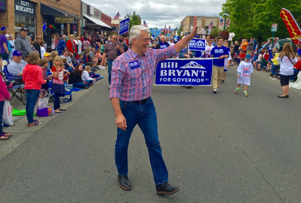BillBryantWA's tweet photo. #RedWhiteandBryant in Enumclaw. It's time https://t.co/j4BjEvTmo2