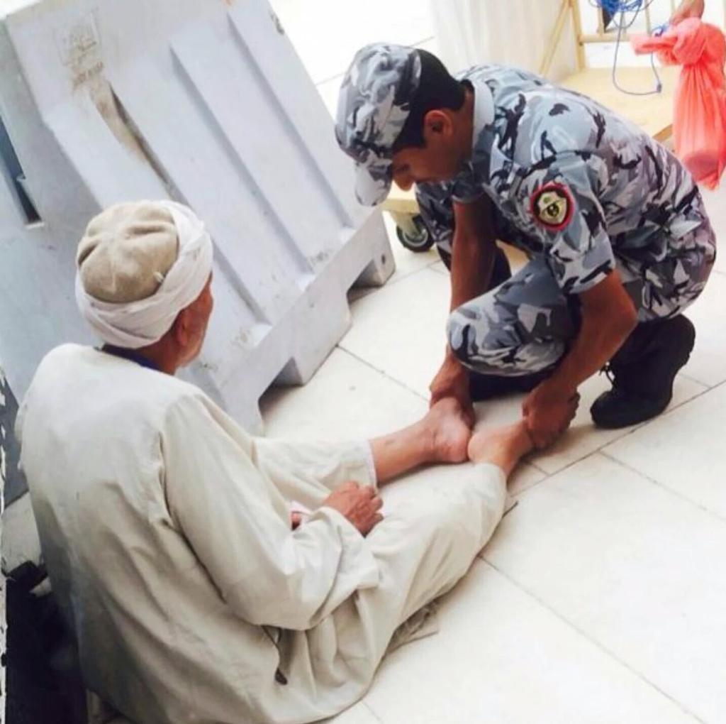 اللهم أجزل لهم العطاء و وفقهم خدمة (للطائفين والقائمين والركع السجود)
#تفجير_الحرم_المدينه_المنوره
#تفجير_المدينة