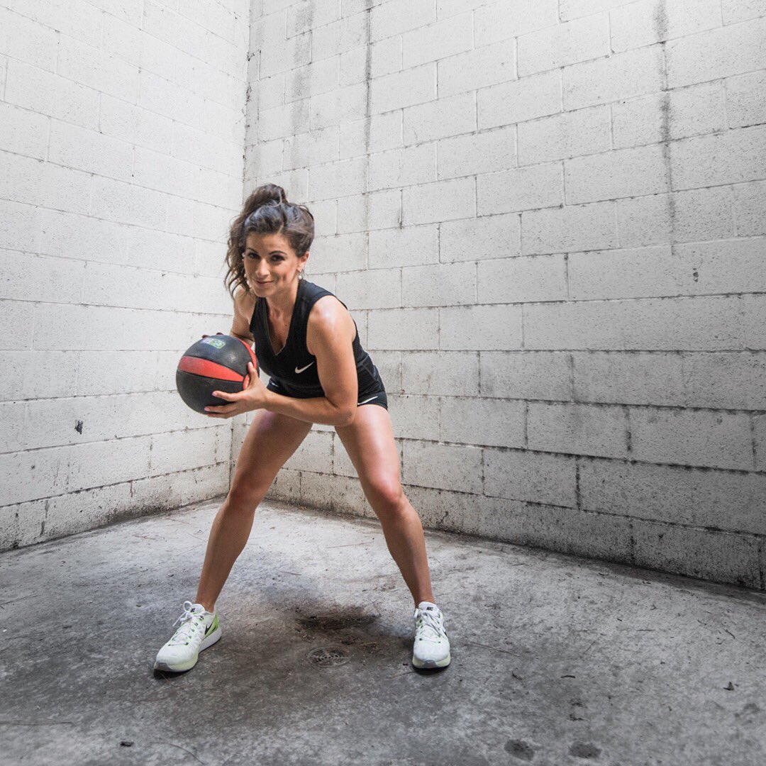 Short of time and no gym close by?Don't miss your workout! Workout anytime anywhere with @Minipop84 link in bio!