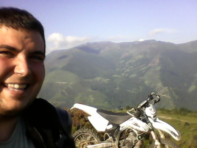 ClubMotero's tweet photo. Nuestro socio roke disfrutando de la montaña por Asturias¡¡👆👇✌ https://t.co/qnz9xiRvKg