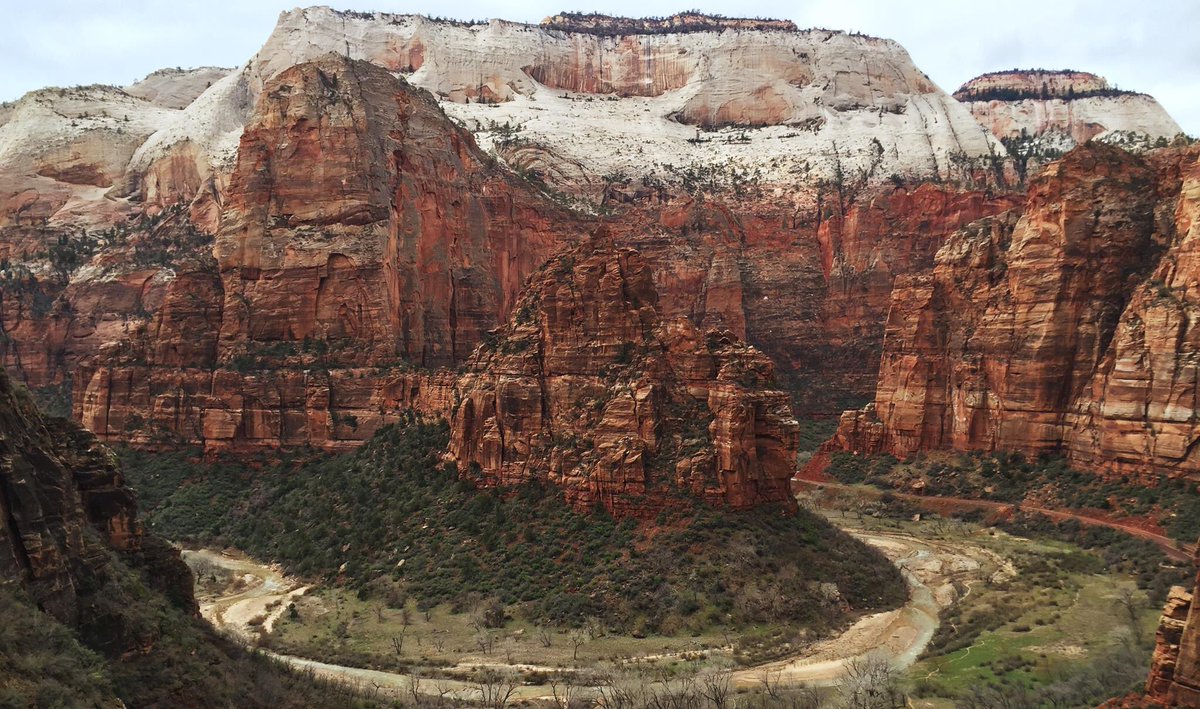 alivingwillblog's tweet photo. finally ready to share some photos from our trip to @ZionNPS! post following soon! https://t.co/nUqpY91v1E