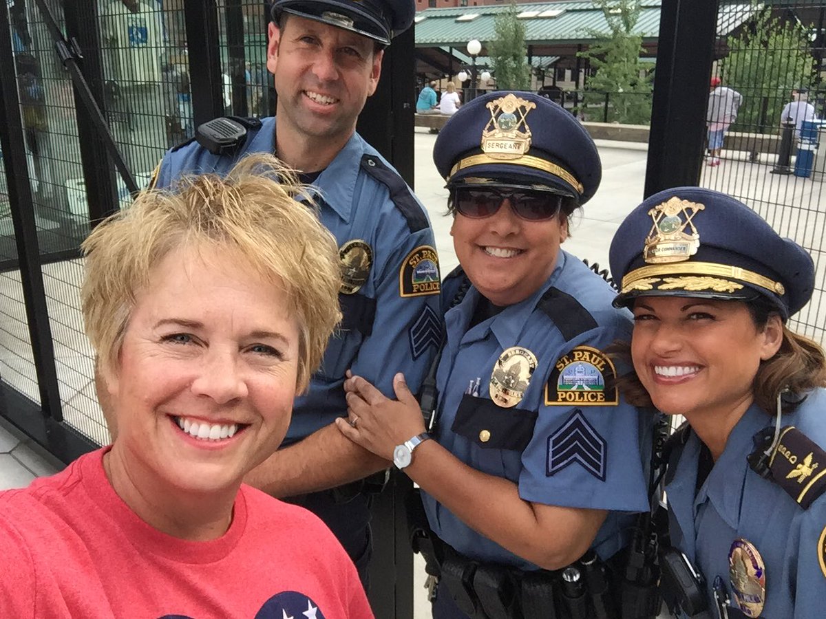 susanmaus's tweet photo. Double dip Fourth of baseball @StPaulSaints @Twins https://t.co/URs7MSBIkx