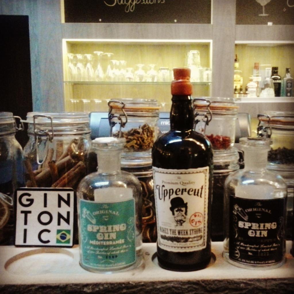 gintonicbrasil's tweet photo. #gintonicbrasil discovering #Belgium #gins #springgin #uppercutgin #mixology https://t.co/RDMermMubG