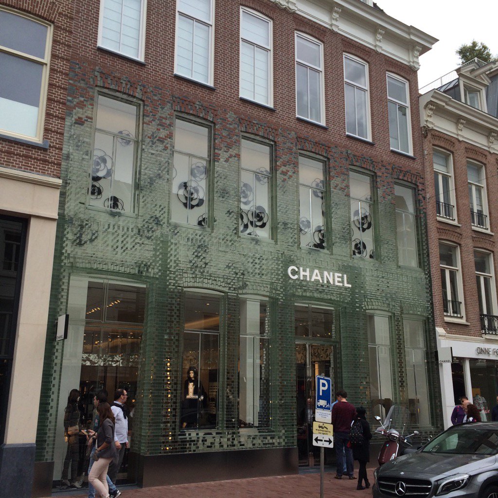 Glazen gevel <a href="/MVRDV/">MVRDV</a>  P.C.Hoofdstraat innovatie met lef.