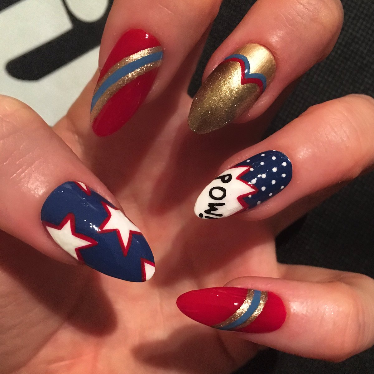 Yes <a href="/serenawilliams/">Serena Williams</a>! Awesome nail game as ever (tennis pretty great too) #wimbledon #🎾