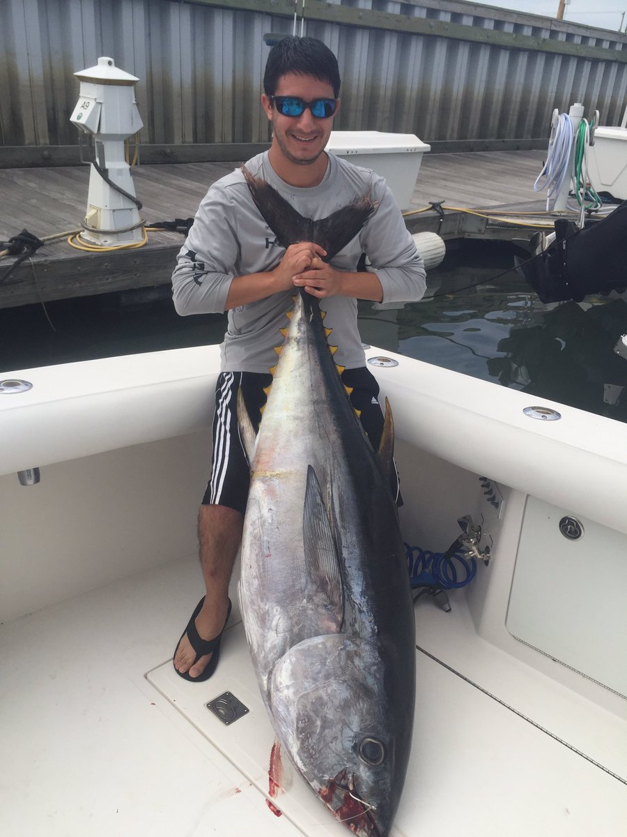 rossfrank24's tweet photo. #HotRodsIII BigeyeTuna https://t.co/DK5glRBg0N