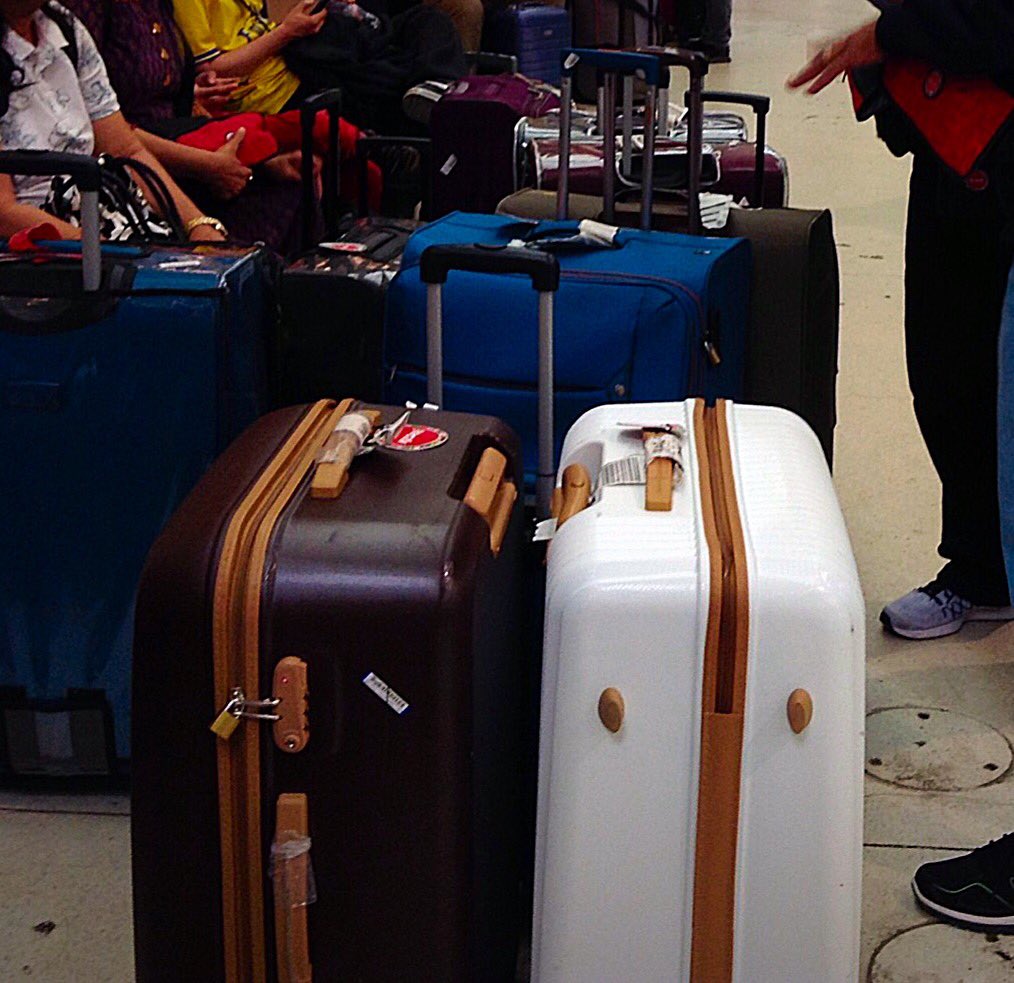 drnihargite's tweet photo. Off to #London in #Eurostar with #vipbagsindia #luxuryluggage  #lightweighted #antistain #scratchfree #strollybags https://t.co/hPKj7iFA1W