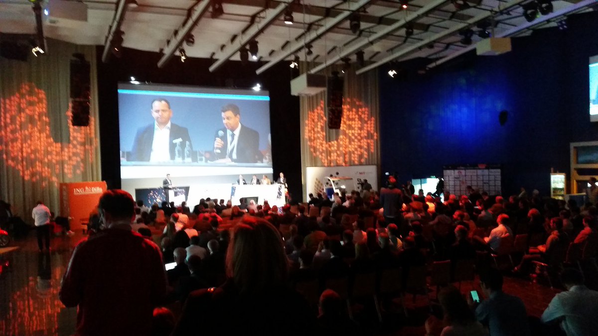 BUVUSev's tweet photo. Impressionen #MITfutura 2016 @FlyNexGmbH @CH_CONSULT @SPECTAIR_GROUP #DINeV - P. Altmaier, Chef d. Bundeskanlzeramts https://t.co/hWVf9yZUbj