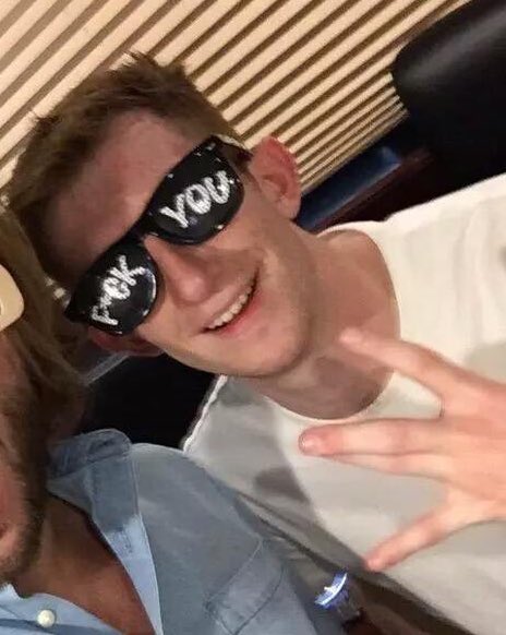 OliTheGinge's tweet photo. Happy 4th of July America!! 🇺🇸🇺🇸🇺🇸🇺🇸 #redwhiteandblue #OliUpdates https://t.co/xxEYeREQ8R