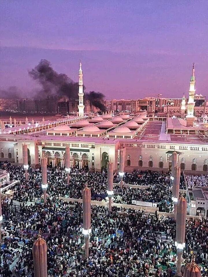 azymanzur's tweet photo. As a Muslim you have no idea how painful this is to look at.
Don't tell me terrorism has a religion. #PrayForMadinah https://t.co/eQxeUQBnuq
