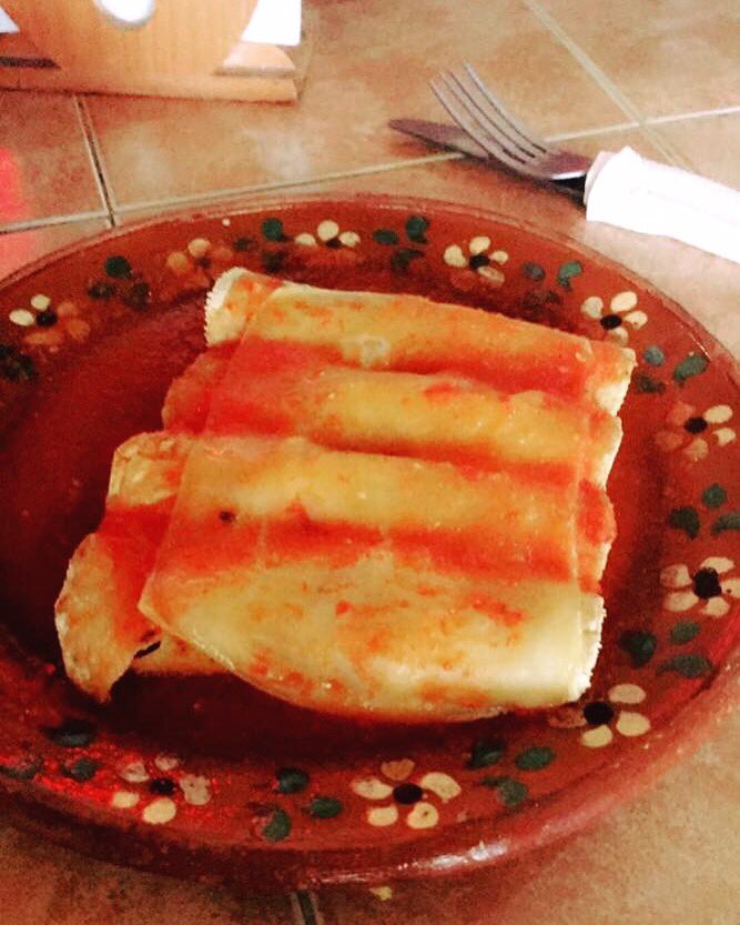 karenlunamx's tweet photo. Que hambre!!!!! Unos #Codzitos #Yucatecos no pueden faltar 👌🏼😋 @RestwelikBar https://t.co/PoNlkO0cy5