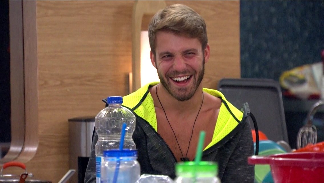 89razorskate20's tweet photo. Week 2, RT &amp; LIKE If You're Team PAULIE! #BB18 https://t.co/kergQuLYJK