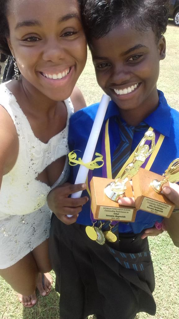 haillezoe's tweet photo. I am so proud of my girls ! #MerakiGirlsGraduate https://t.co/FxFQY1zv63