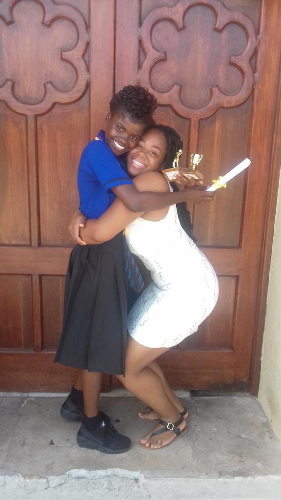 haillezoe's tweet photo. I am so proud of my girls ! #MerakiGirlsGraduate https://t.co/FxFQY1zv63