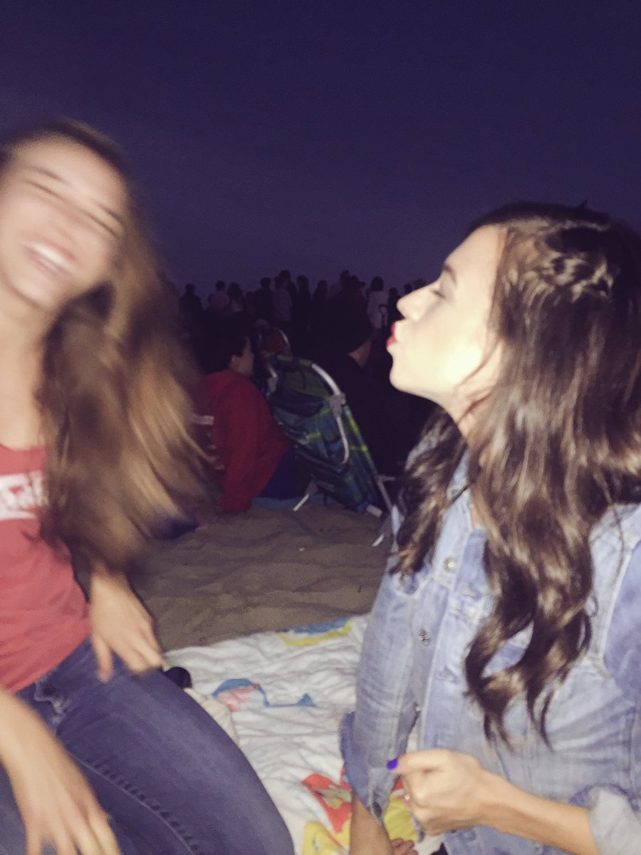 MissRBaller's tweet image. When you try to take a kissy face picture with your sister but just can't handle life. @ColleenB123