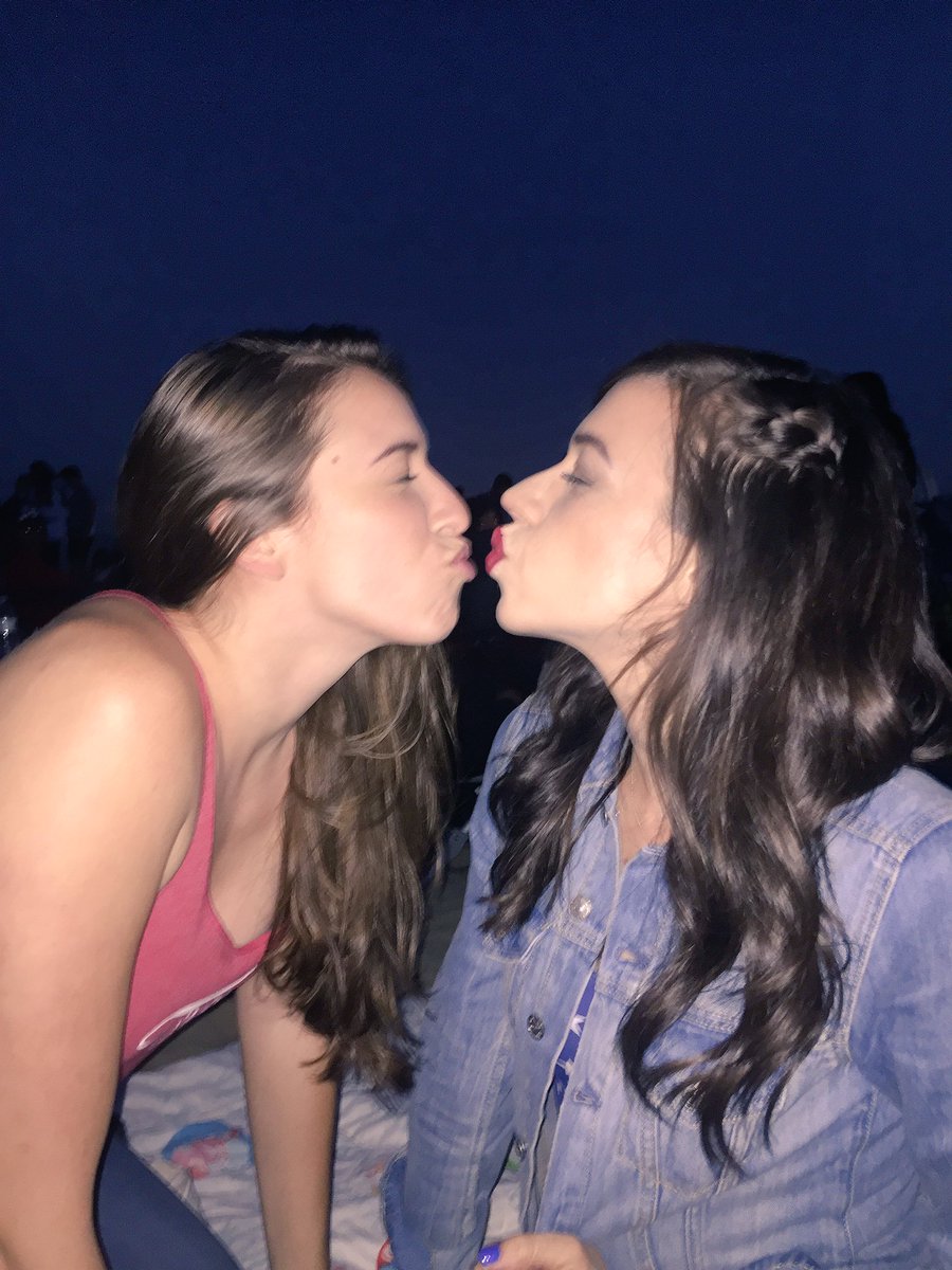 MissRBaller's tweet image. When you try to take a kissy face picture with your sister but just can't handle life. @ColleenB123