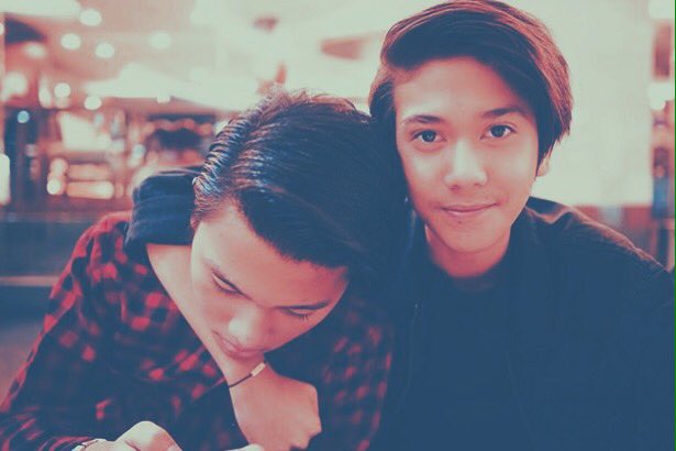 loeyunohc's tweet photo. "Sahabat yg baik adalah yg merelakan sahabatnya pergi utk mencapai cita-citanya."
😔😔☹️

@AlvaroMaldini1 @iqbaale https://t.co/WVSVtzxKJh