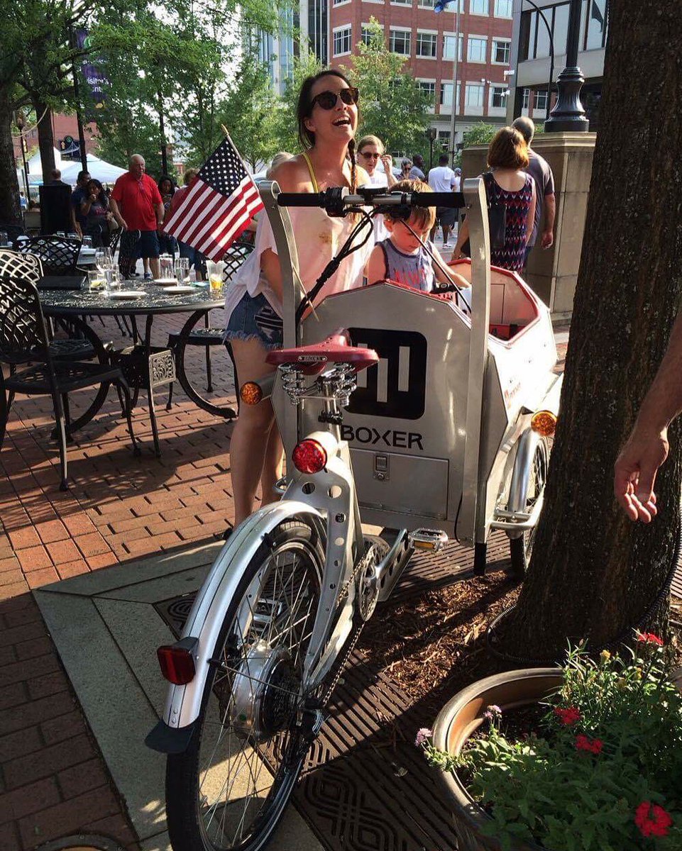 kickstandtr's tweet photo. Happy 4th on @BoxerCycles at Wells Fargo Red White &amp; Blue #yeahTHATgreenville #greenville360 #gvltoday #cargobike https://t.co/Jmfune9eae