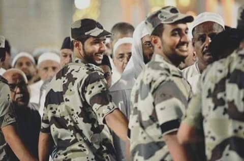 ZMotaqi's tweet photo. ب ابتسامه يستقبلون الملايين
و في ليلة عيد ييتمون ابنائهم
ب اي ذنب قتلوا ؟

 #تفجير_المدينه_المنوره https://t.co/dhFvBYIKHN