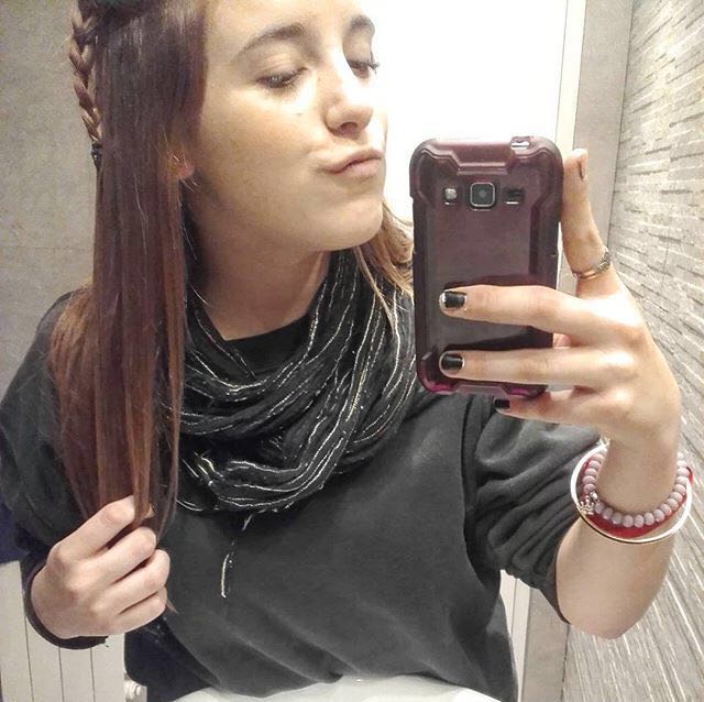 laurarezmasud's tweet photo. Ella es Luna Rudyk. Tiene 12 años y desapareció esta mañana con una amiga. Vive en Dorrego. Cualquier info al 911 https://t.co/uuiDKgdlSN